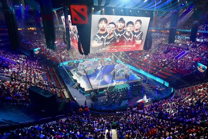 三菱电机作 三菱电机作