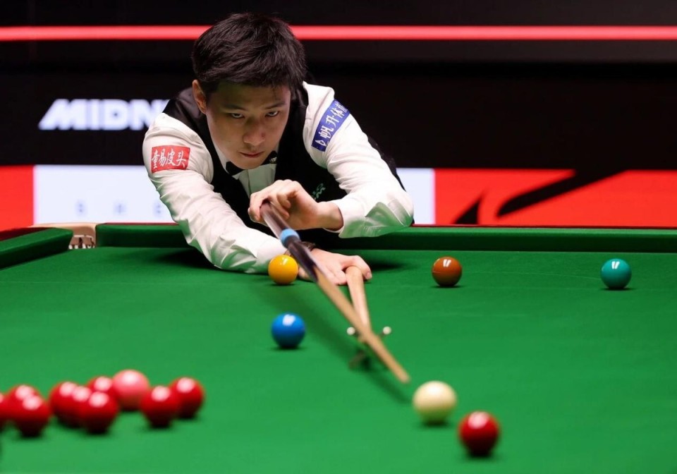 这三人在比 这三人在比